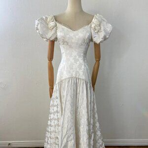 Vintage 1980s cottagecore wedding dress